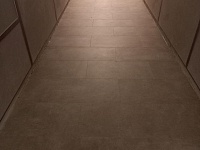 Укладка ПВХ плитки на клей и заливка нивелирующей смеси-4000м2